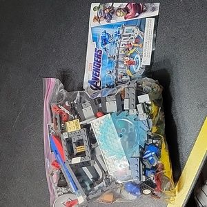 2 pounds of Legos
